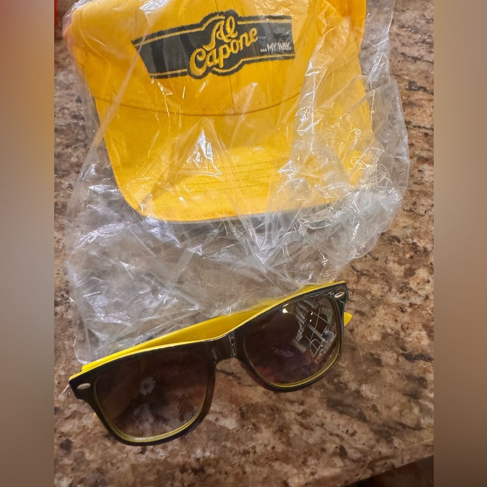 Al Capone Cigar hat and sunglasses